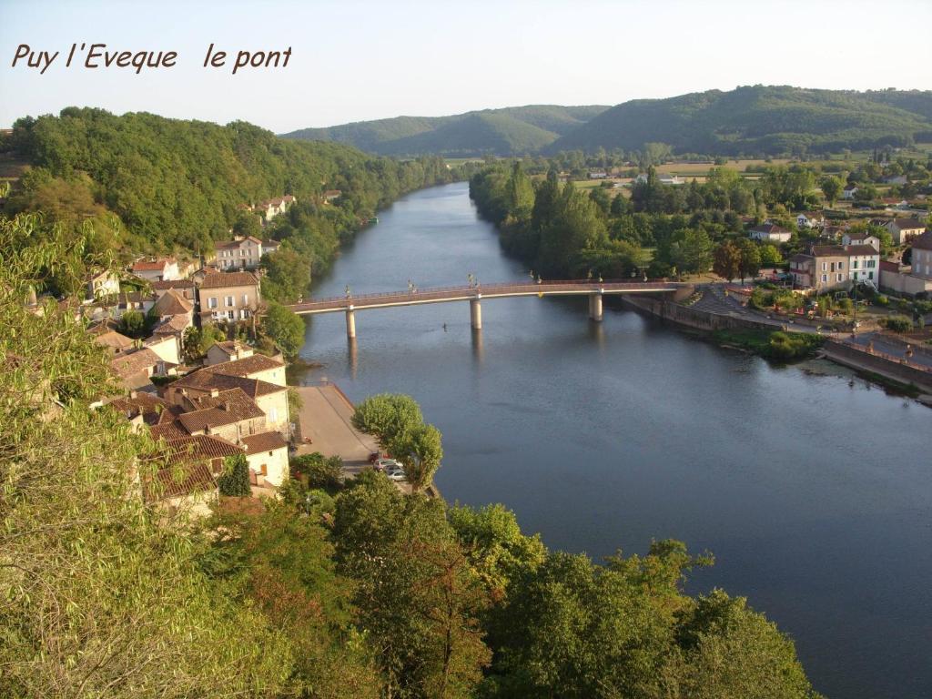 Hotel Bellevue Puy-lʼÉvêque 외부 사진