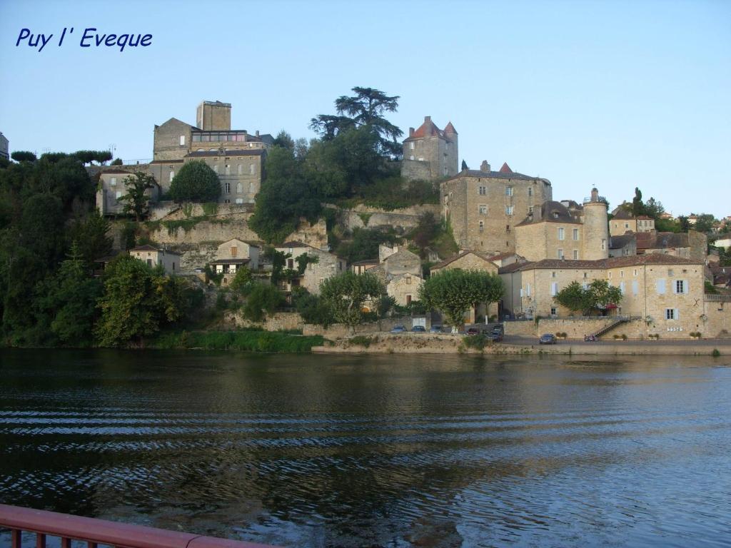 Hotel Bellevue Puy-lʼÉvêque 외부 사진